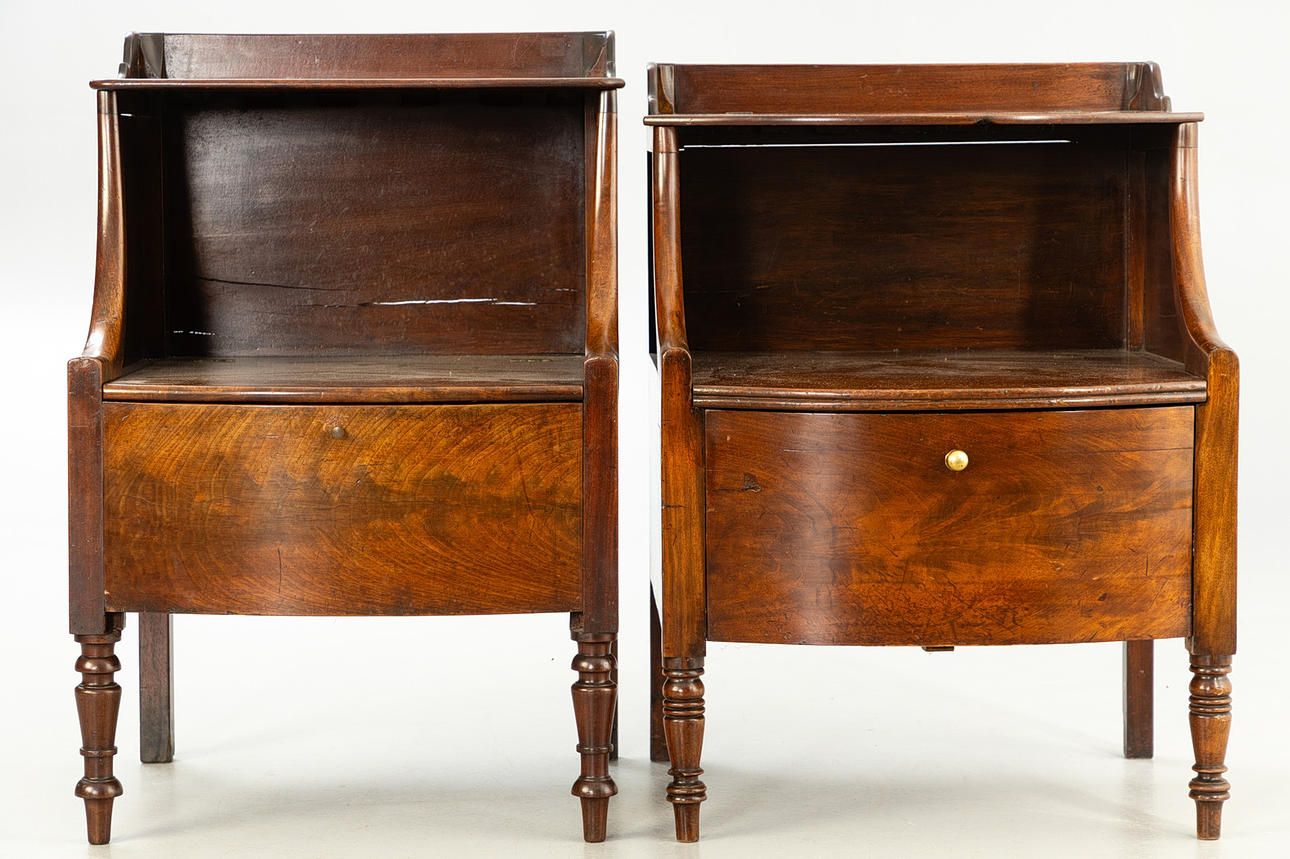 Two bedside tables, mahogany, England, around 1900 (2).