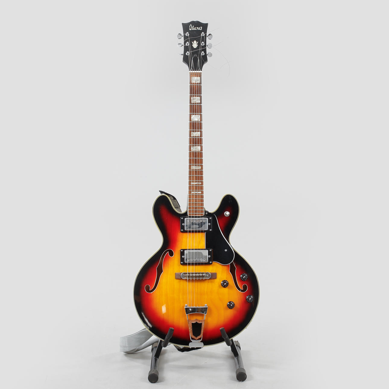 Guitarra Ibanez, modelo 1912.