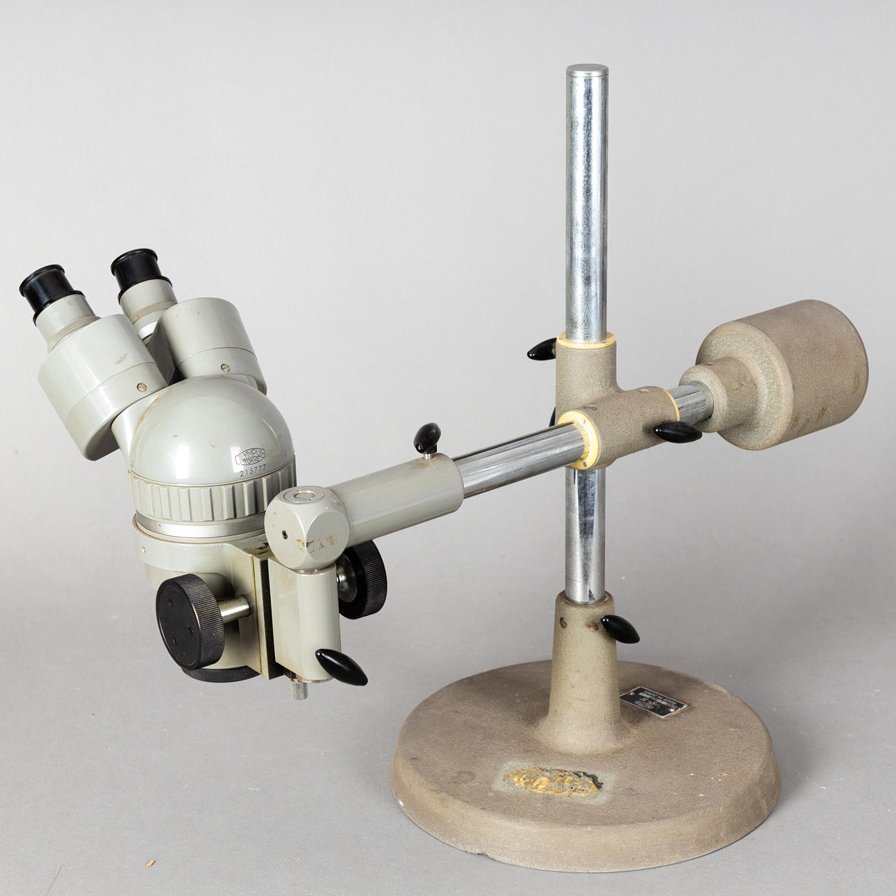 Olympus Stereo Zoom Microscope/Inspection Microscope SZ-111 with Olympus VS IV Universal Table Stand.