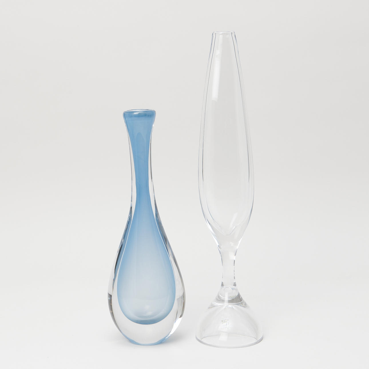 VICKE LINDSTRAND. Vaser, 2 st, Kosta.