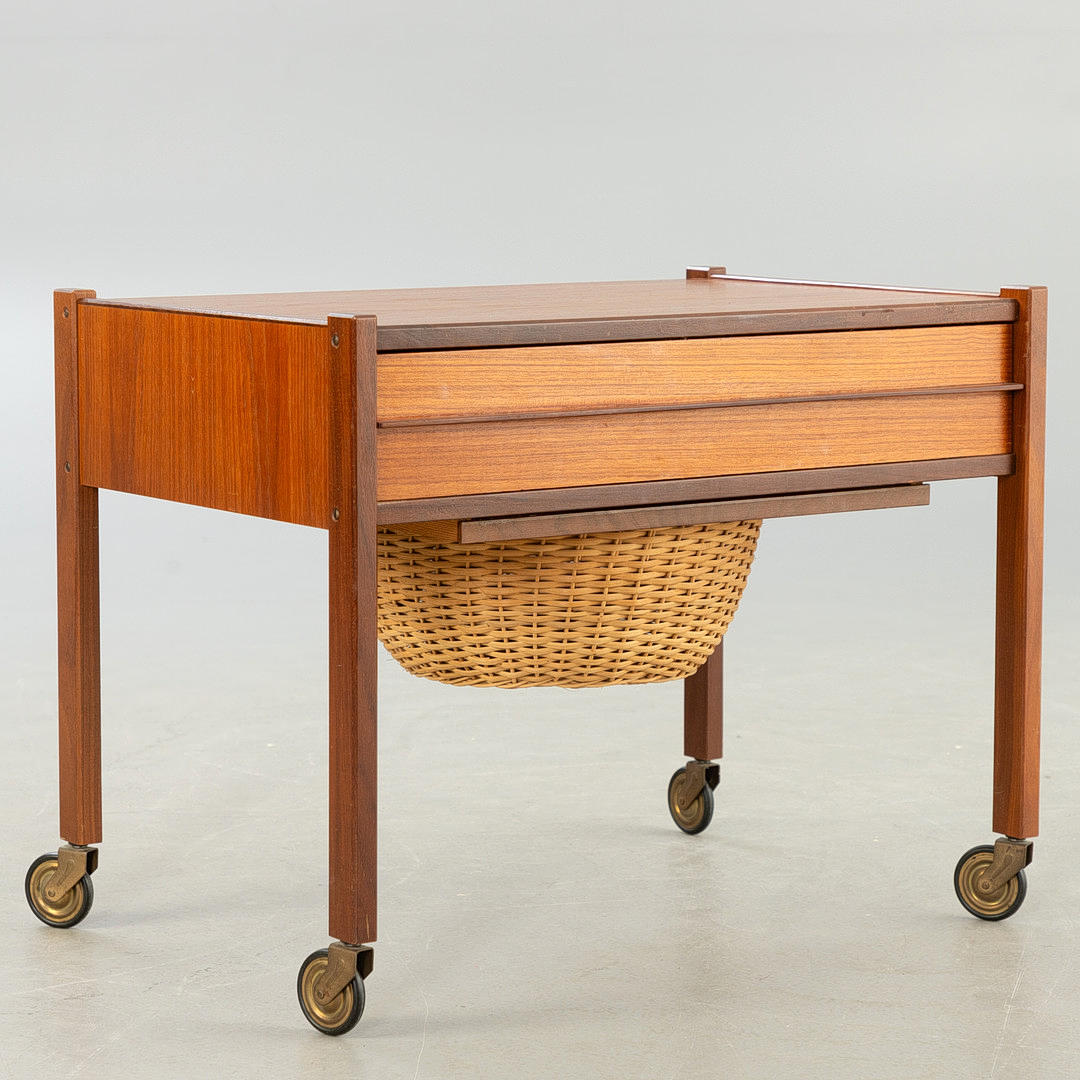 mesa de coser, teca, Dinamarca, años 60.
