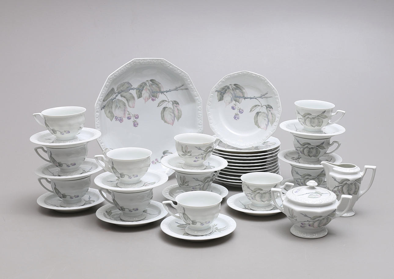 Ein 39-teiliges Kaffeeset „Maria Blackberry“, Rosenthal.