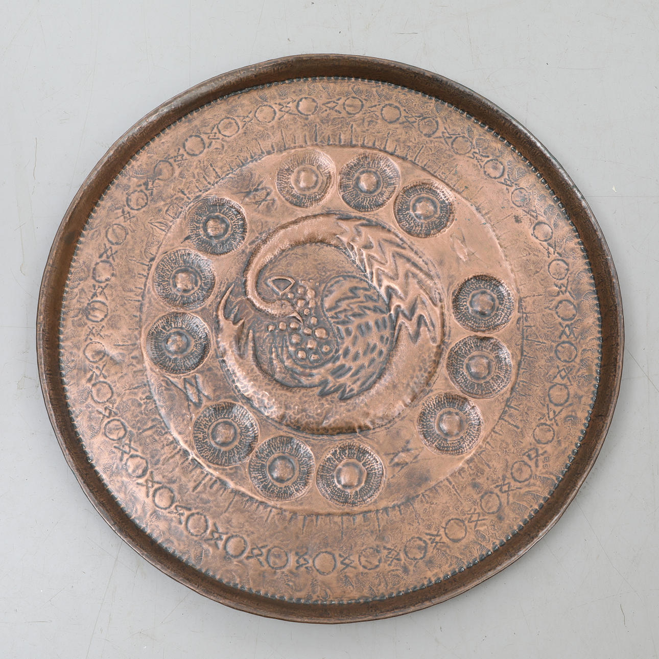 KOPPARFAT, väggrelief.