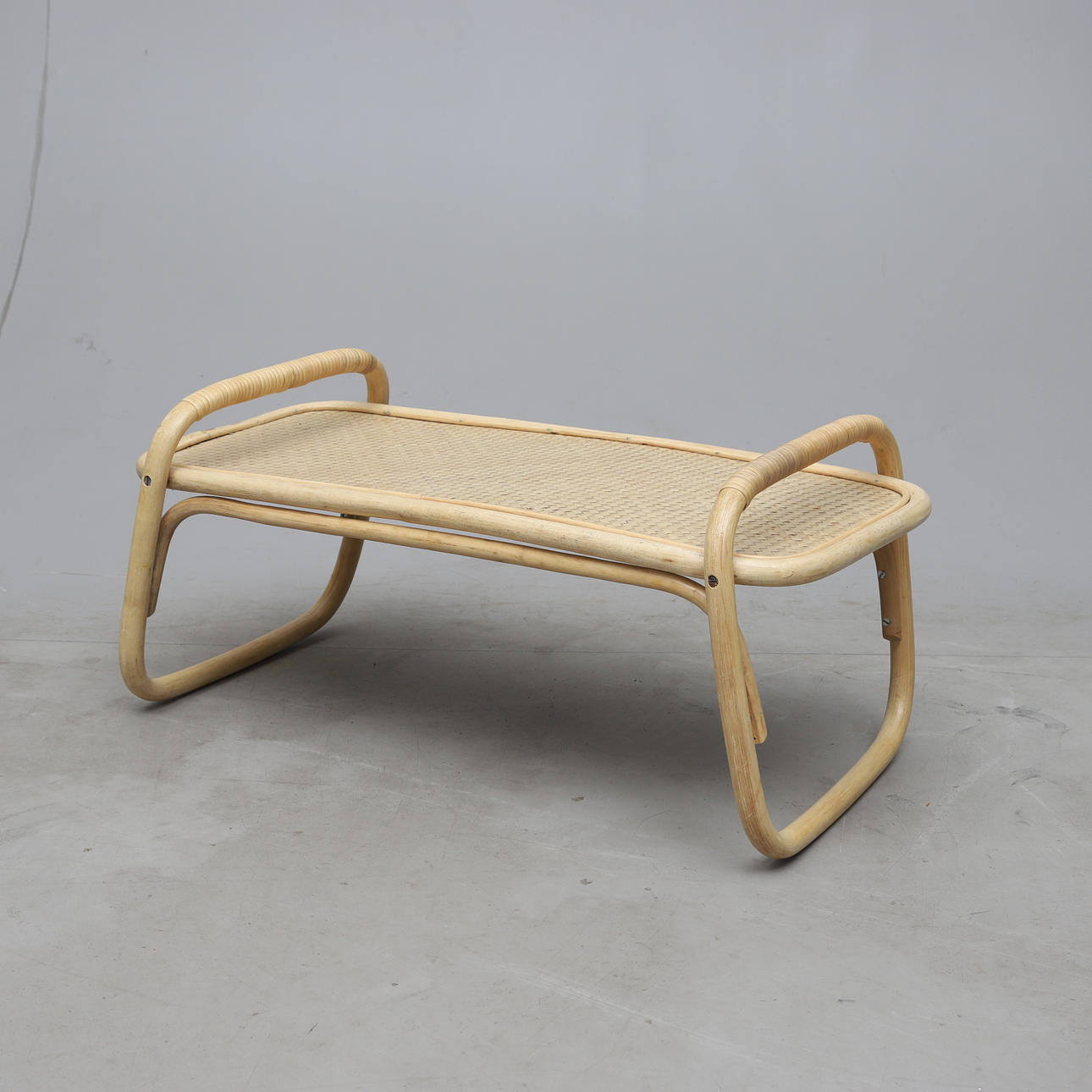 SERVERINGSBRICKA, bambu/rotting, 2000-tal.