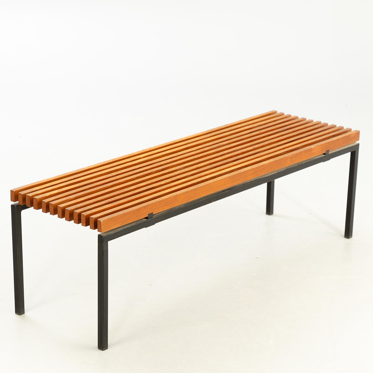 Teak Bank, 2. Hälfte 20. Jh.