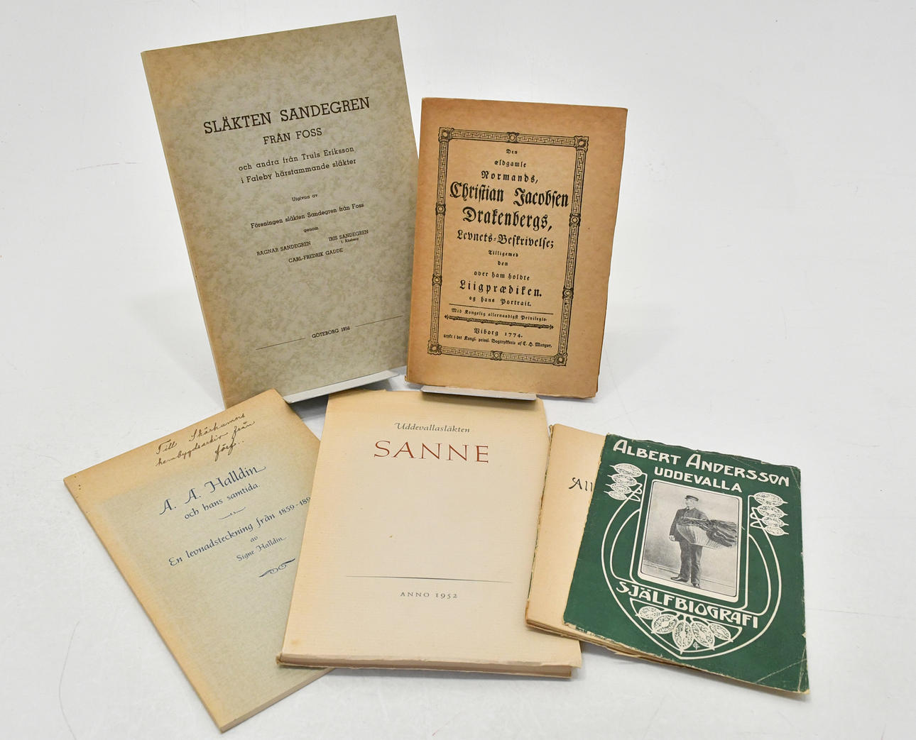 Böcker om Uddevalla & Släkthistoria. 5 Volymer.