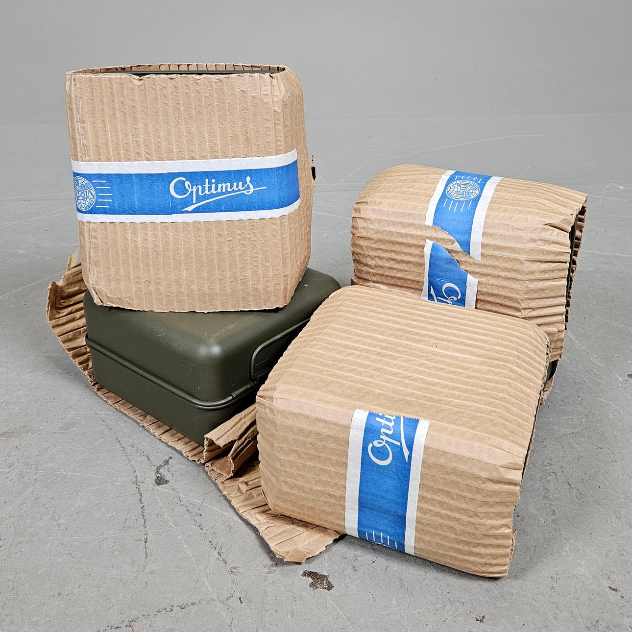 4 laatikkoa, ohutlevy, Optimus.