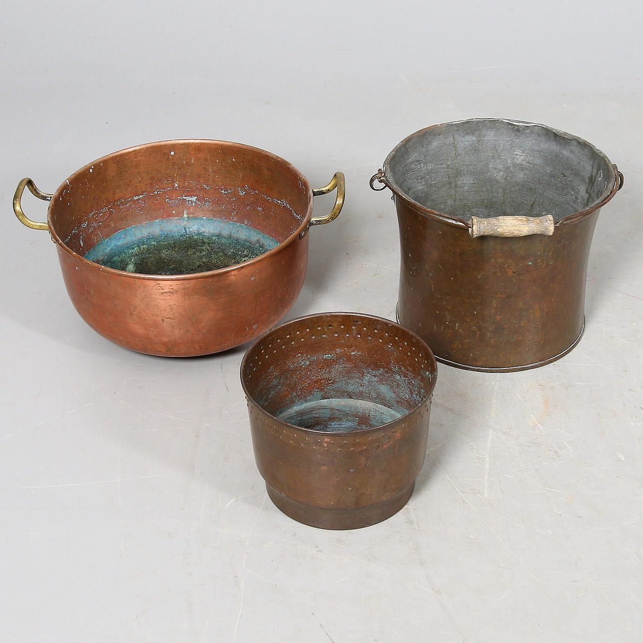 KOPPARFÖREMÅL, 3 delar. 1900-talets första hälft.