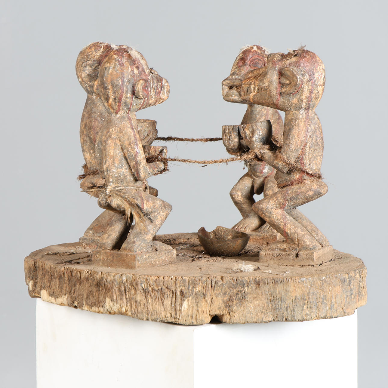 A BAULE 'MBRA' GBEKRE WAHRSAGERITUALFIGUREN, ELFENBEINKÜSTE/ELFENBEINKÜSTE/ELFENBEINKÜSTE.