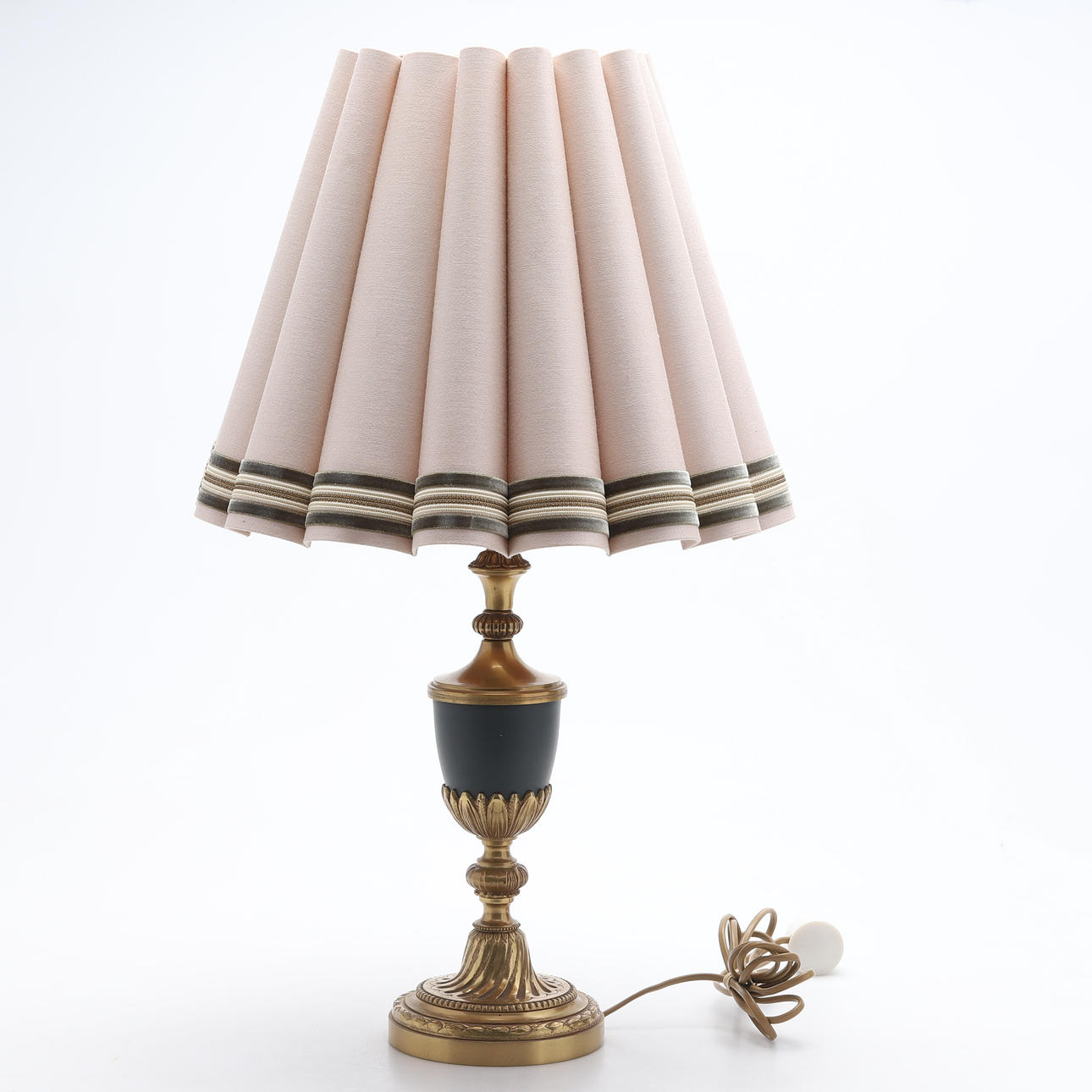 A table lamp, model 6122, Einar Bäckströms Metalurufabrik, Malmö.