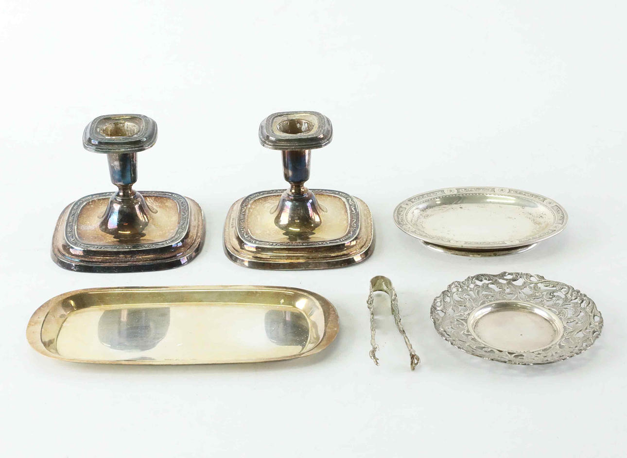 SILVERFÖREMÅL, ljusstakar, fat, sockertång, 1900-tal.