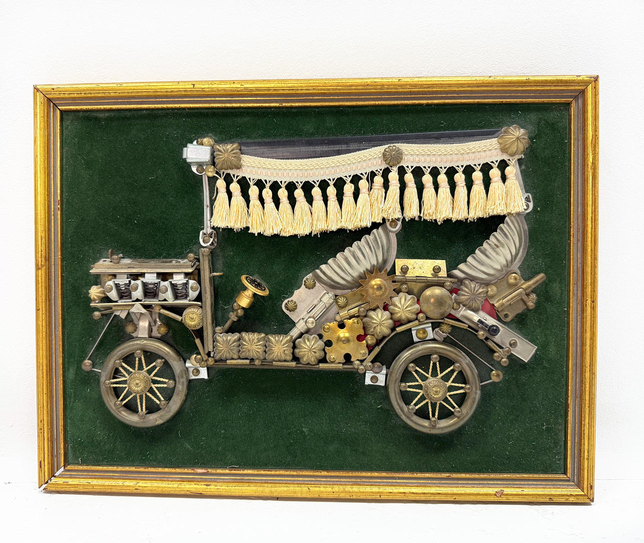 PAINTING - Car relief metal.