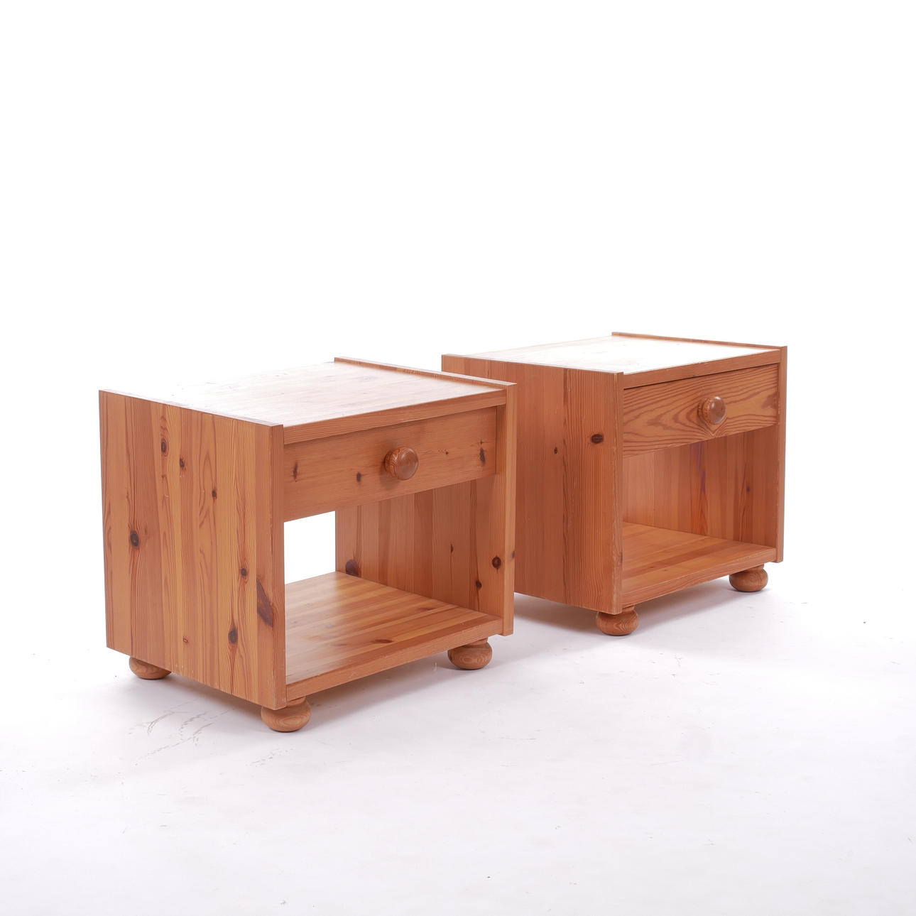 YÖPÖYTÄpari, 1960-70-luku.