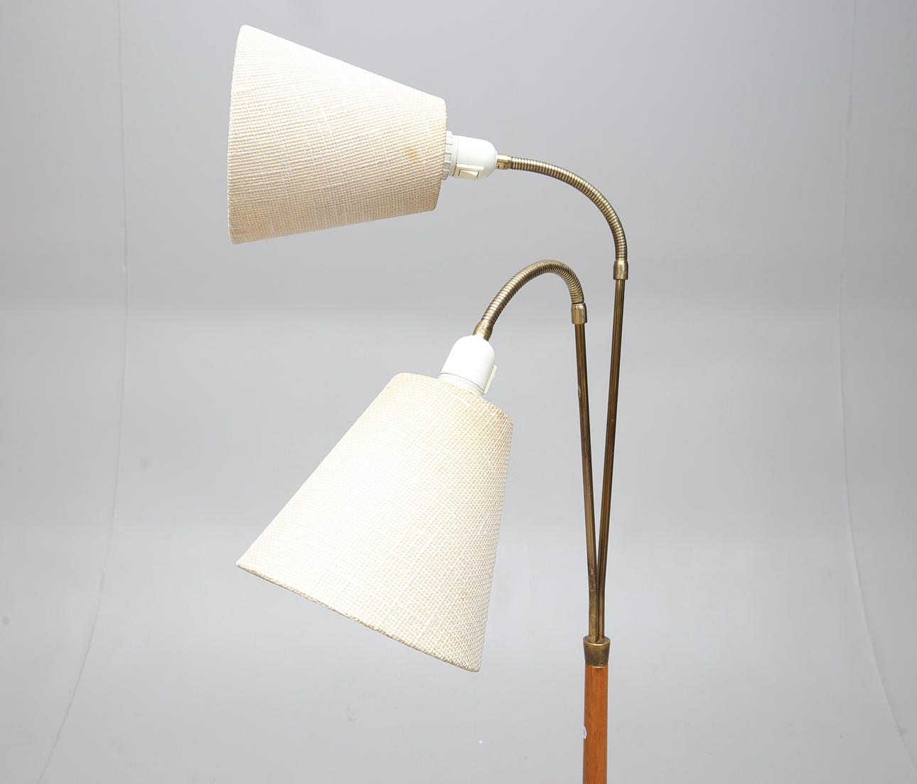 GOLVLAMPA, 1900-talets mitt.