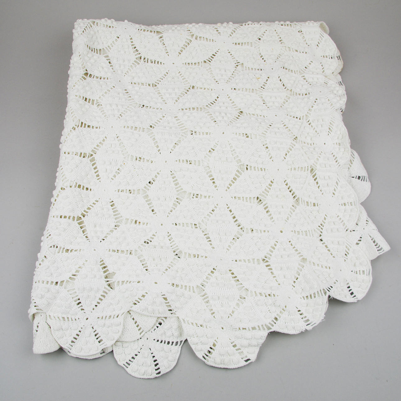 SÄNGÖVERKAST, virkat.