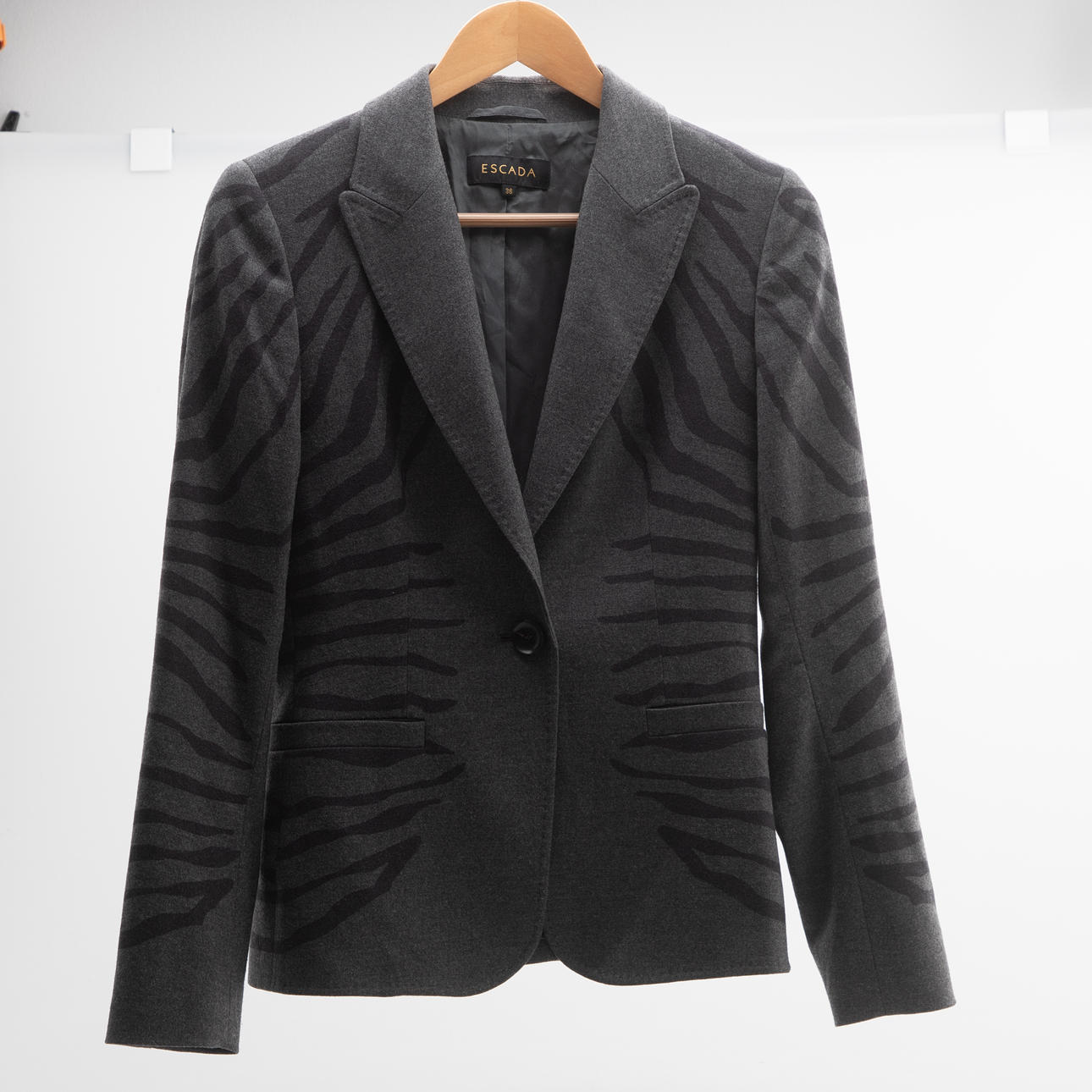 ESCADA. Bleiseri harmaa, Aschheim, Saksa, koko 36 (DE).