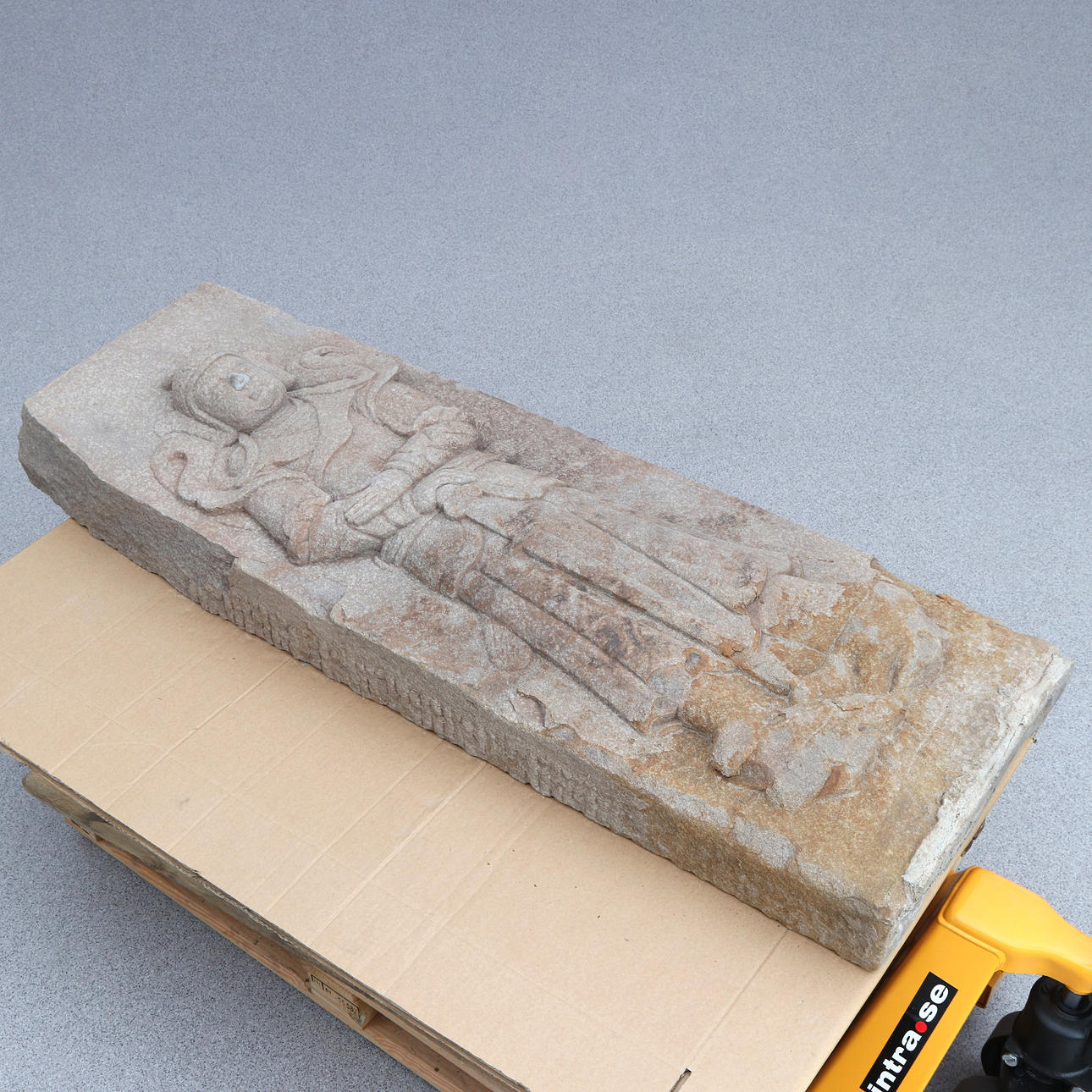 WACHE. Geschnitzter Stein. China, Ching-Dynastie (1644-1911).