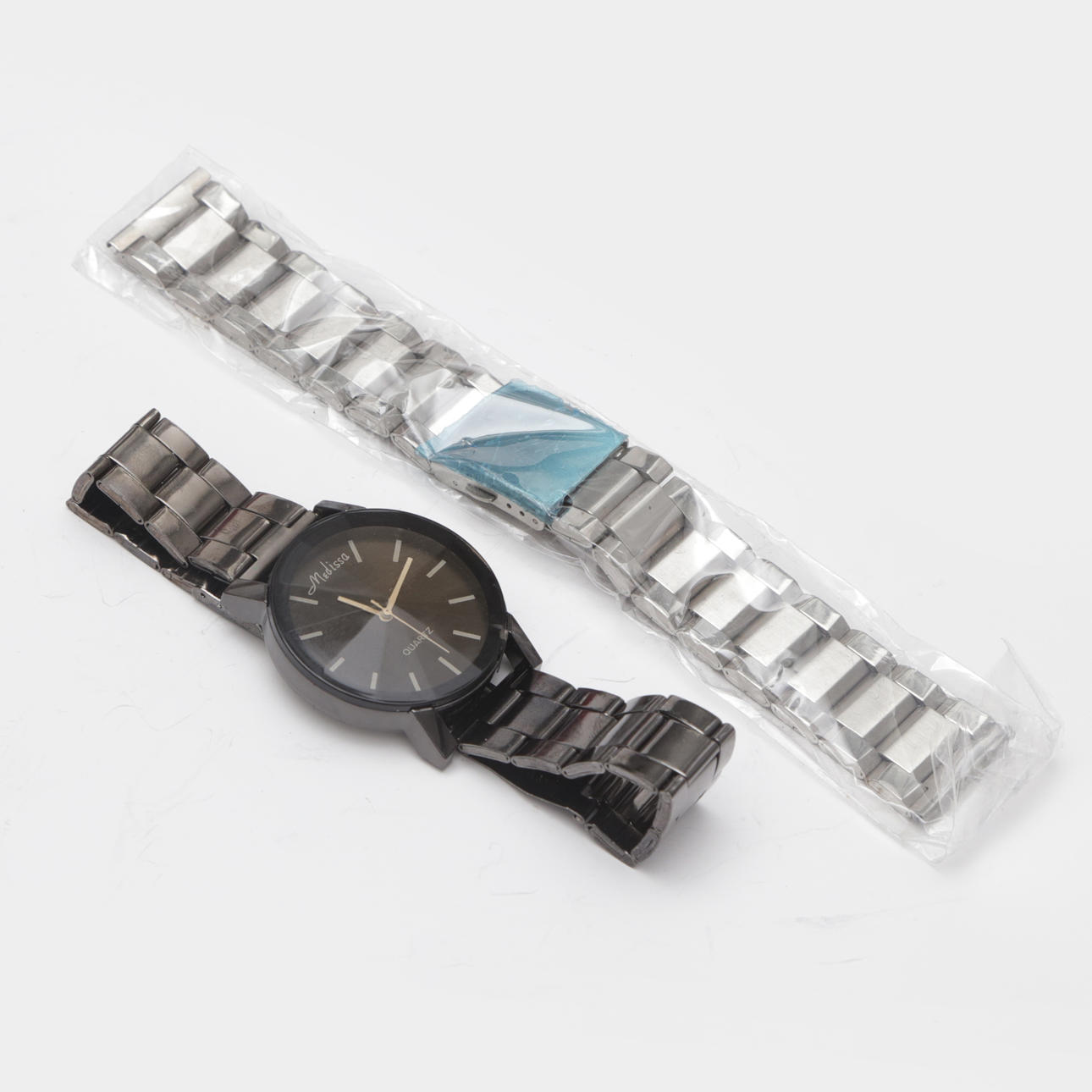 RANNEKELLOT. Medissa, tuhkassa.