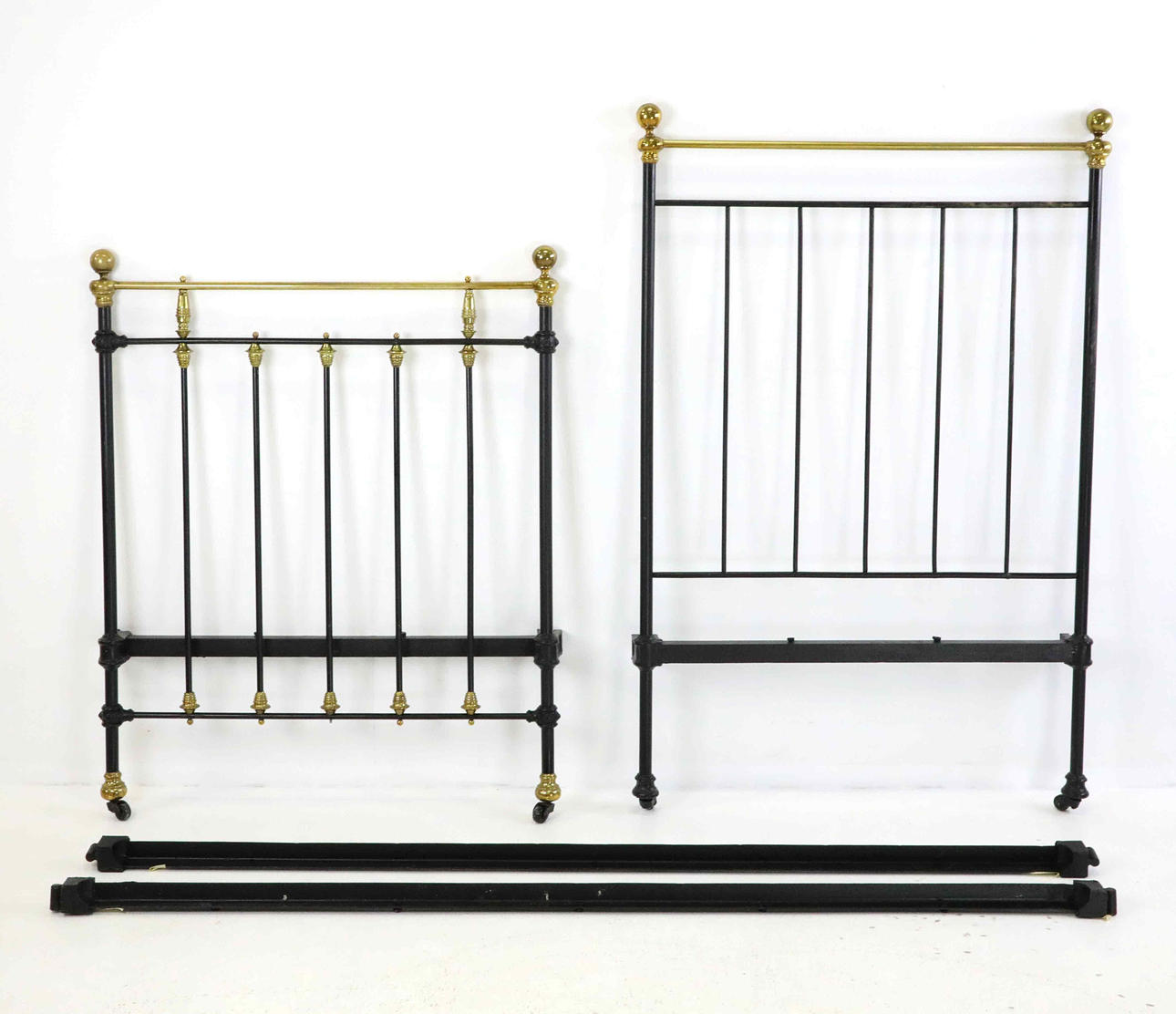 JÄRNSÄNG, mässing, 1900-tal.