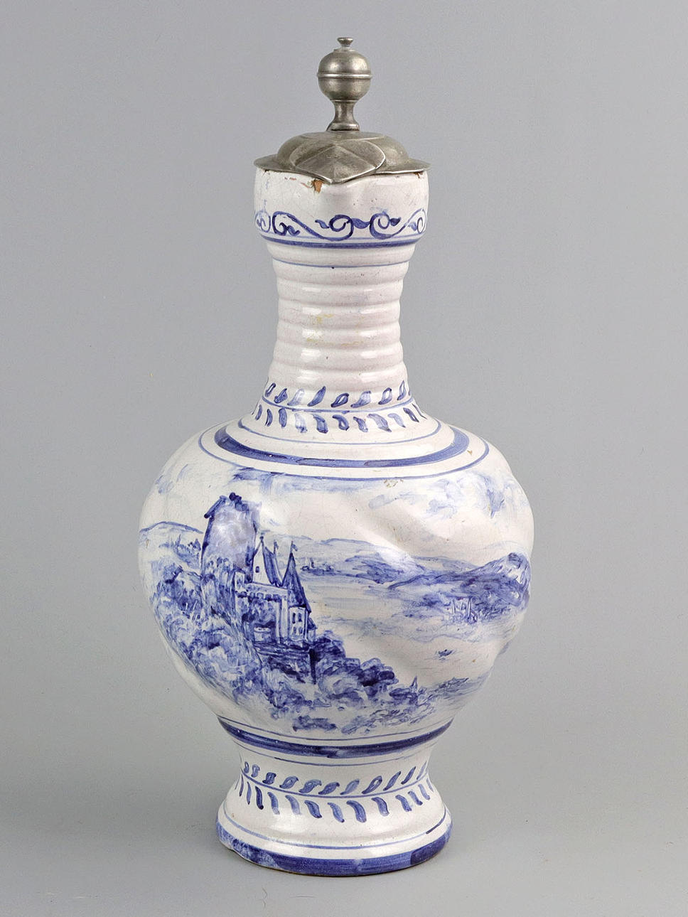 Fayence Enghalskruv.