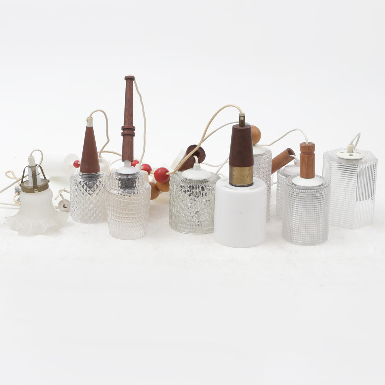 LIGHTING FIXTURES, 9 pieces.