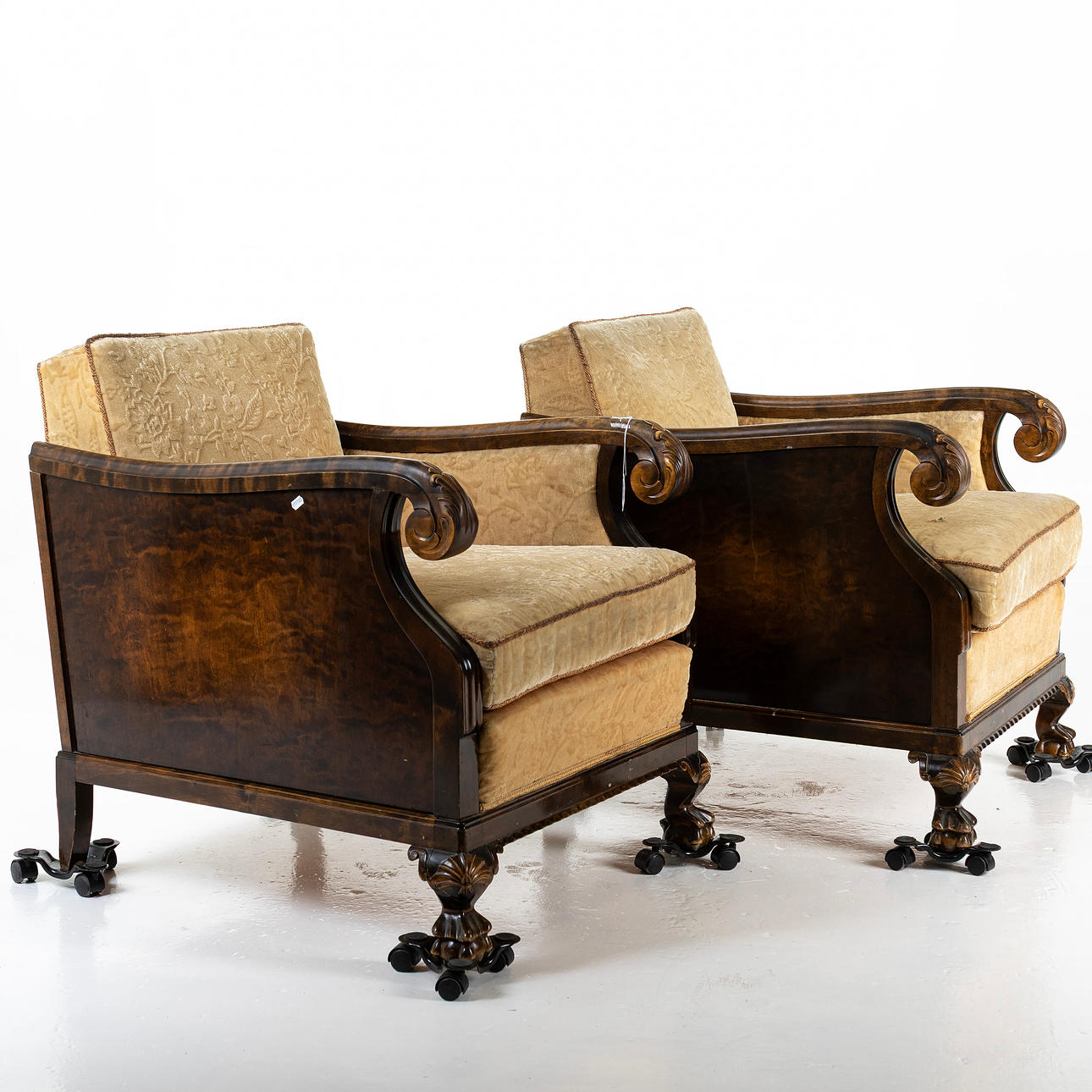 Ein Paar Chippendale-Sessel, erste Hälfte des 20. Jahrhunderts.