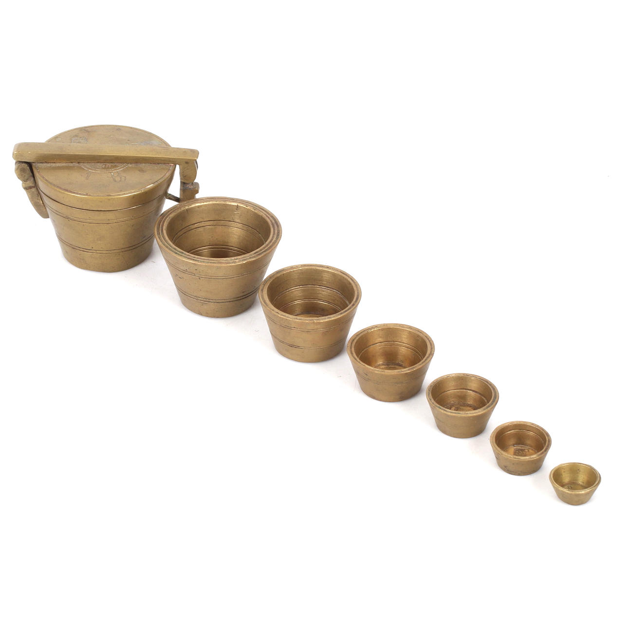 Setti, 7 delar, messinkiä, kruunattu 1867.