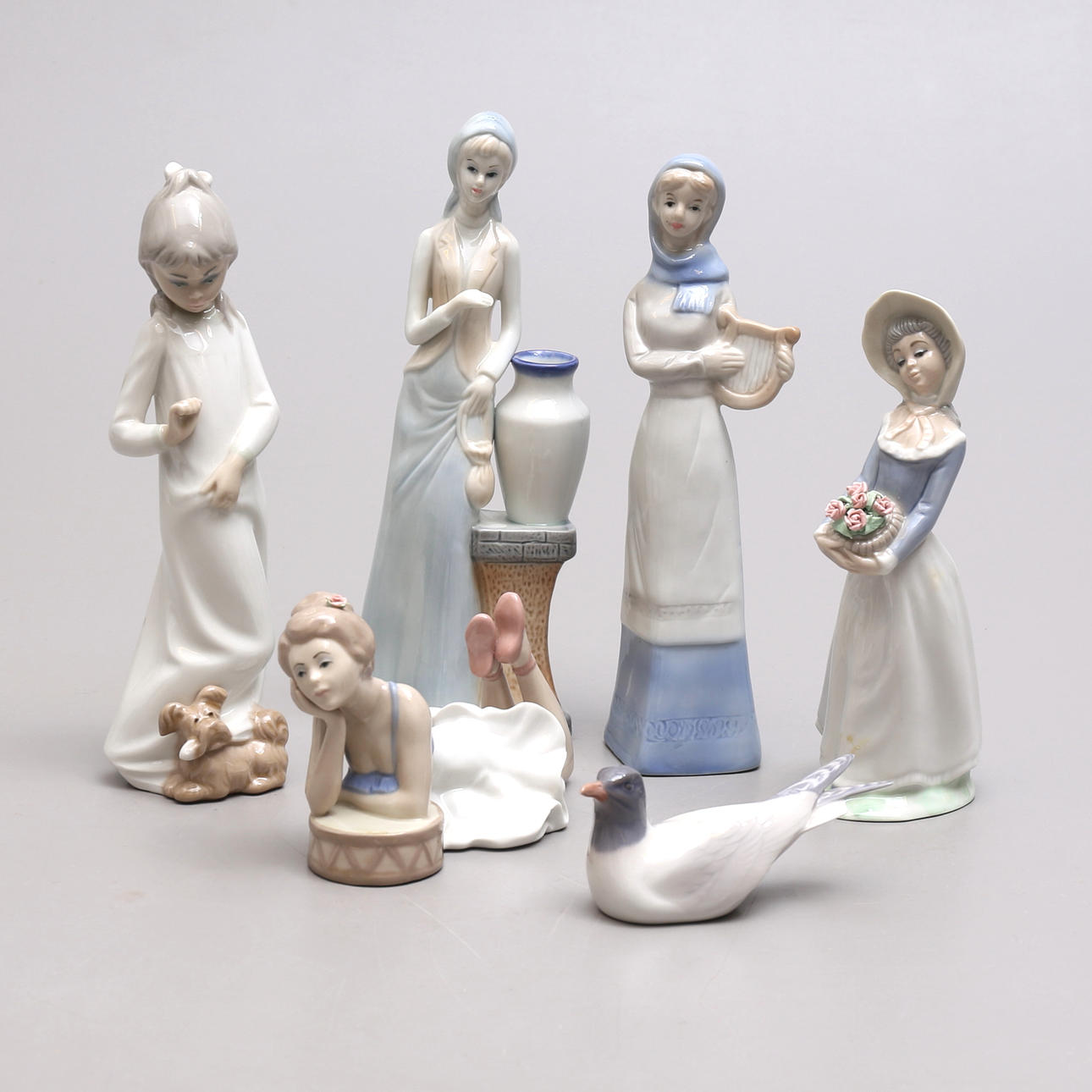 FIGURINES, 6 pieces, mostly Spain.