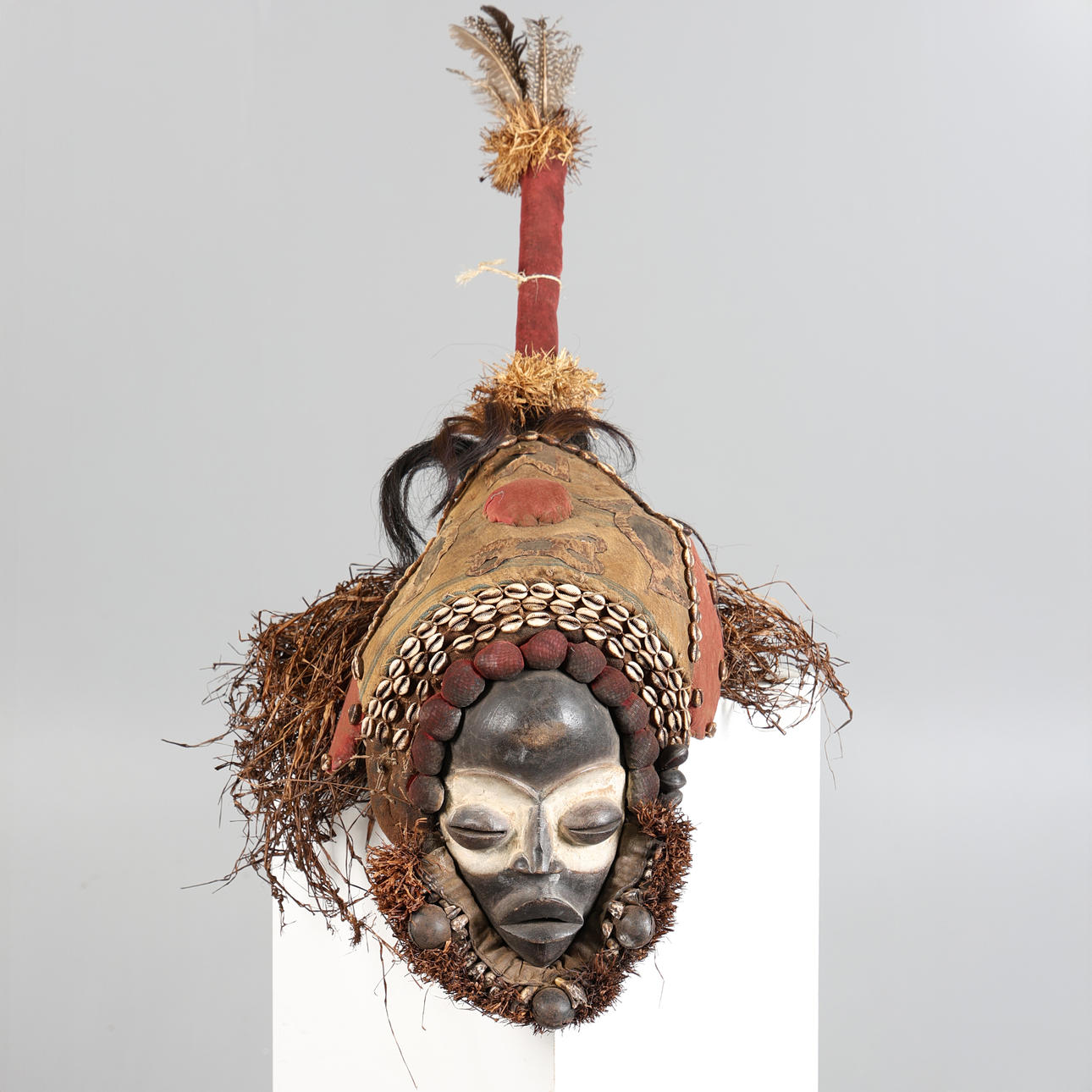 A DAN HOVEDBEKLÆDNING, ELFENBENSKYSTEN/ELFENBENSKYSTEN.