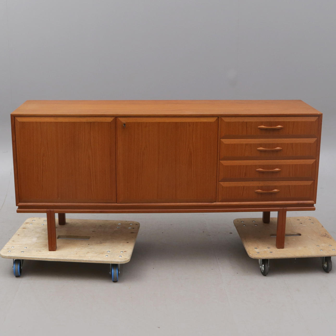 SIDEBOARD, teak.