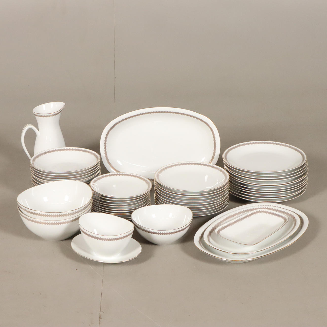 Rörstrand «Elegance» de 55 piezas SERVIS.