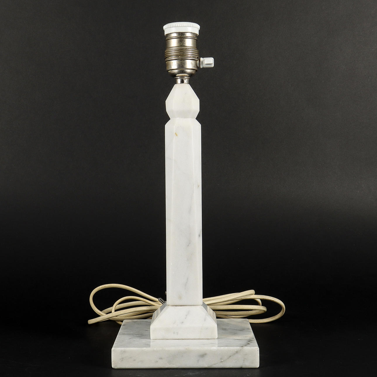 BORDLAMPE MARMOR BASE.
