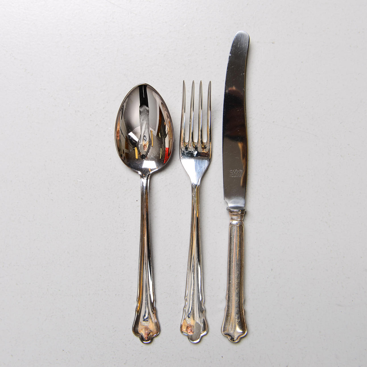 BESTIK til 10 personer, nysølv, model Chippendale.