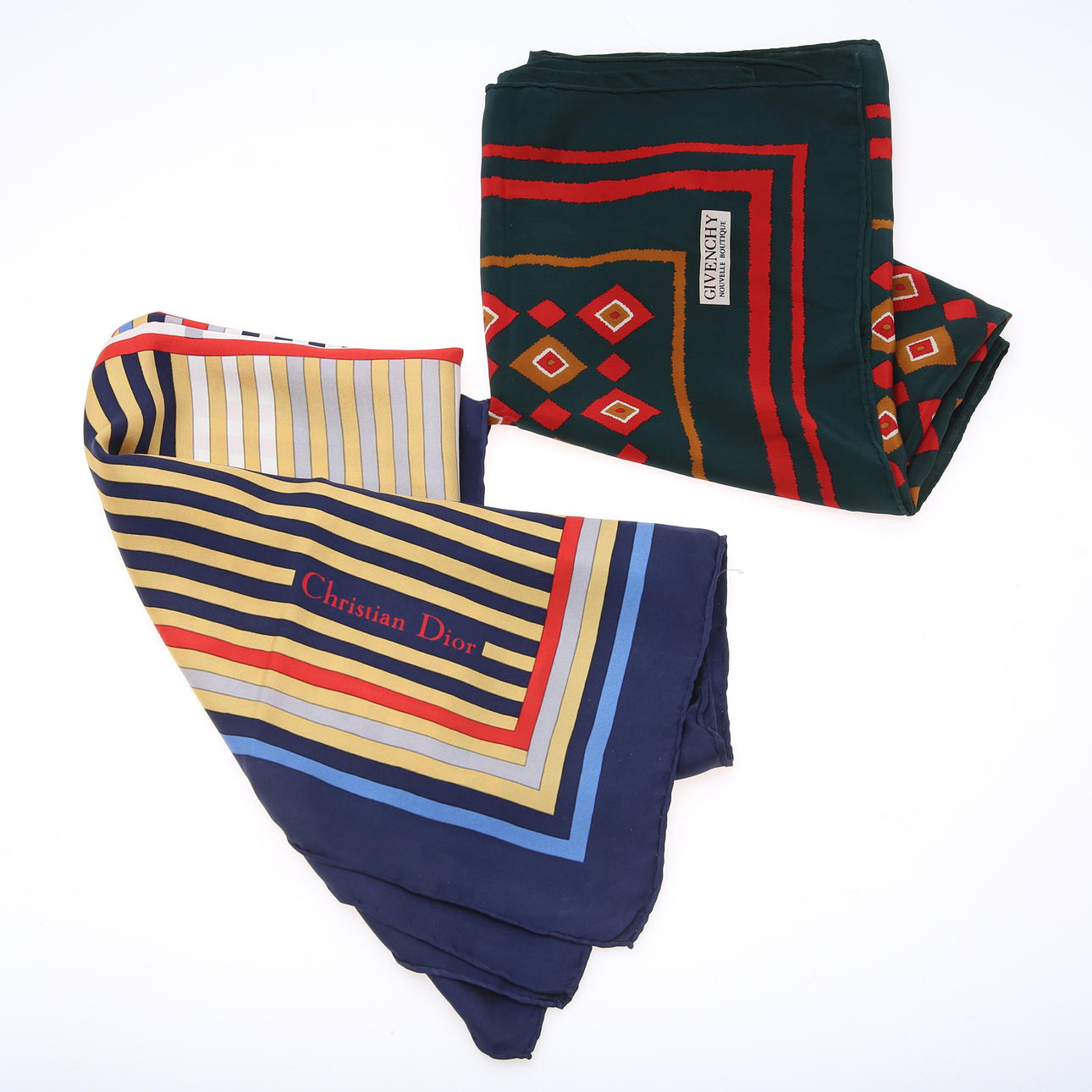 TO TØRKLÆDER, Christian Dior og Givenchy.
