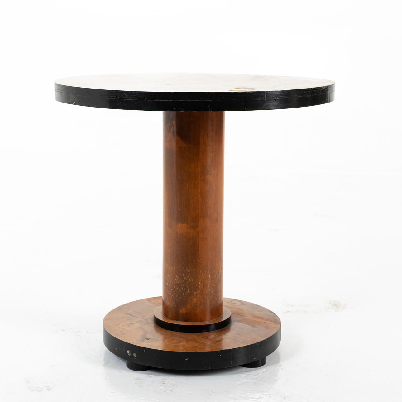 A table, so called pillar table, Art Deco, 1930 - figures.