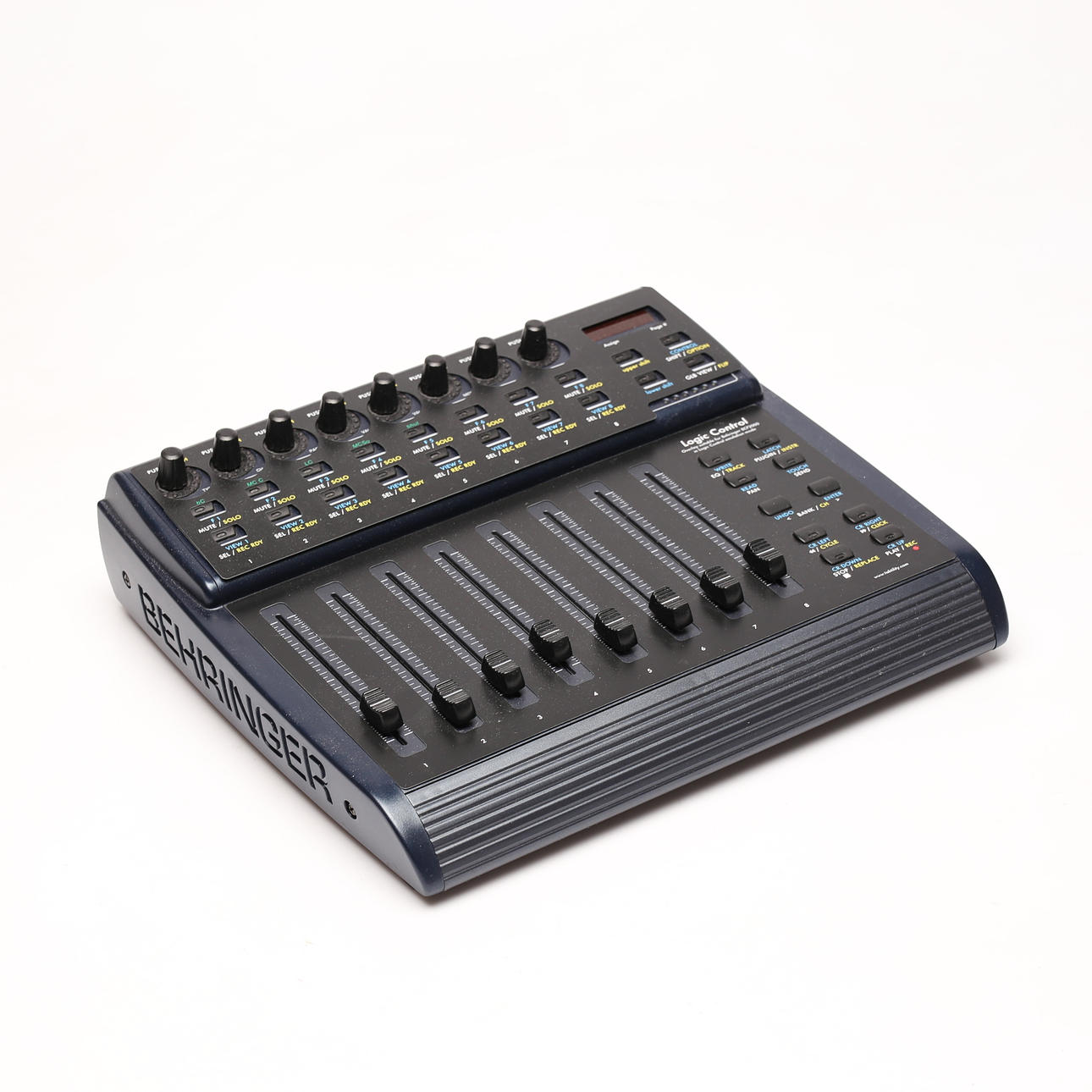 Behringer BCF2000.