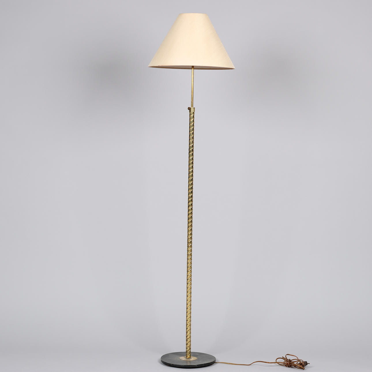 Einstellbare Stehleuchte aus Messing und Metall, 1900er.