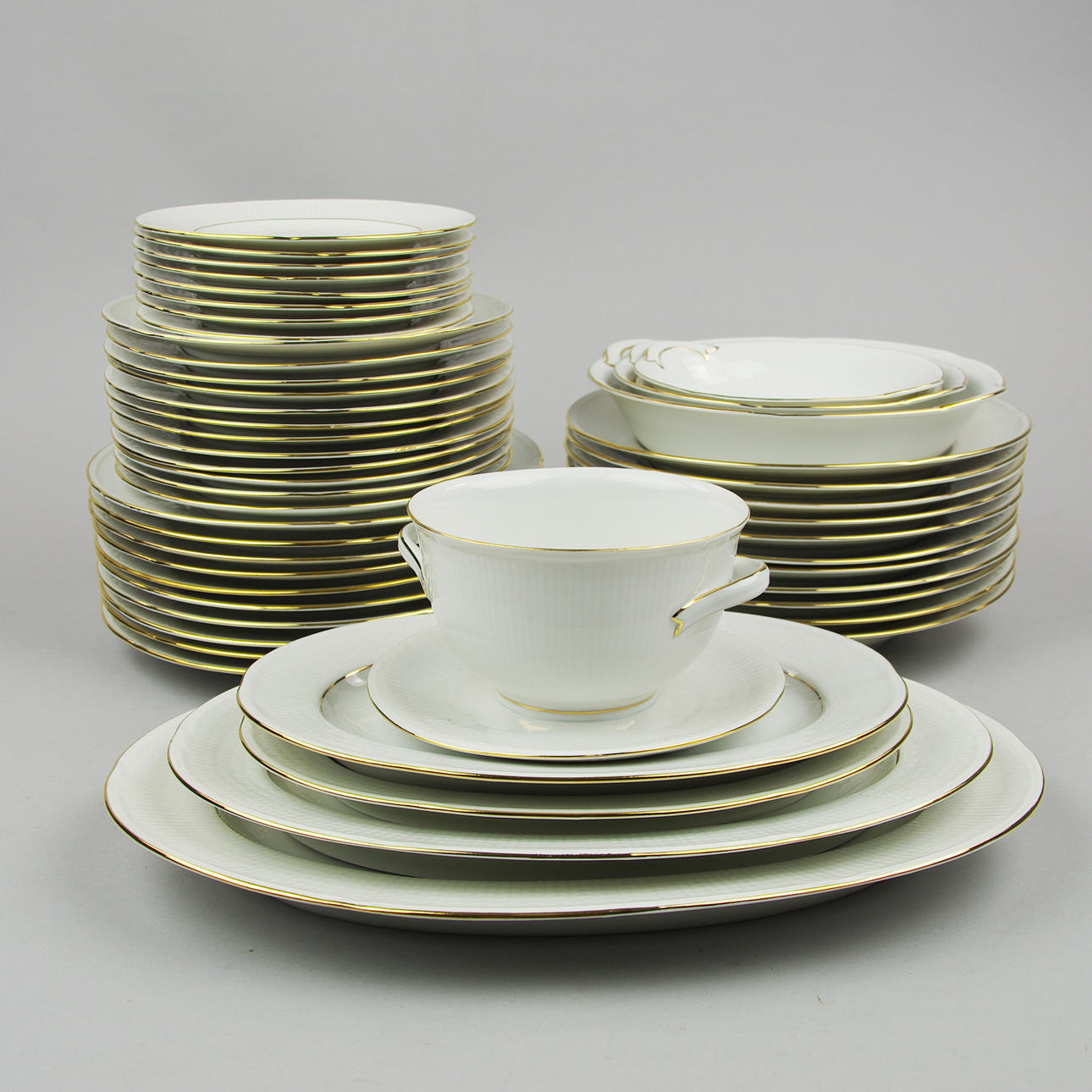 MATSERVIS, "Nationalservisen", design Louise Adelborg, Rörstrand.