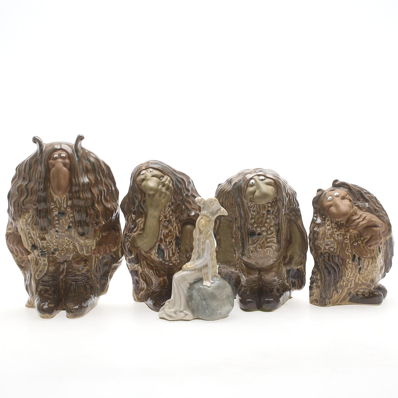 FIGURINER, 5 st, efter John Bauer, ur Troll och Tuvstarr, Rosa Ljung, keramik, 1900-talets andra hälft.