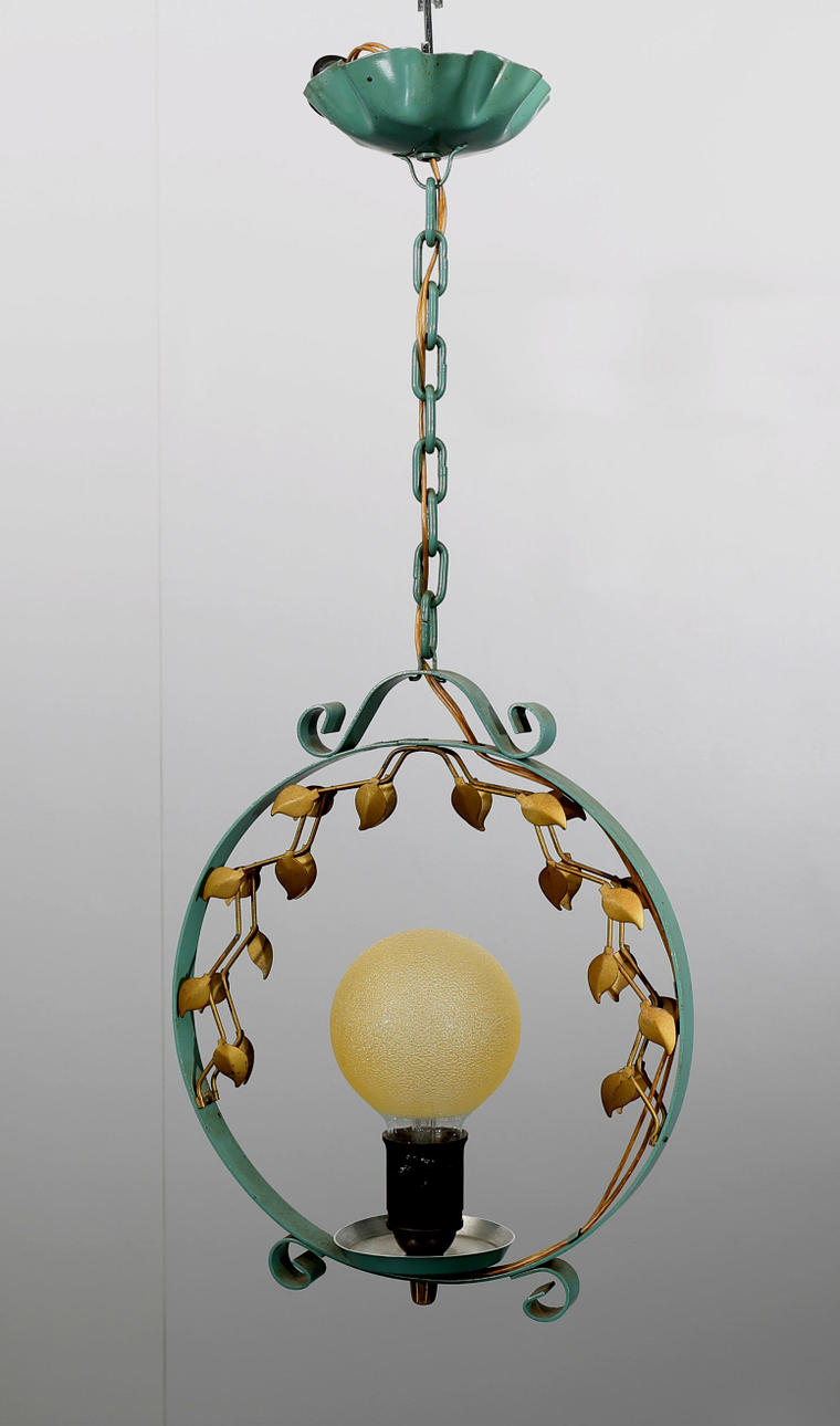 TAKLAMPA, grön och förgylld metall, 1900-talets mitt.