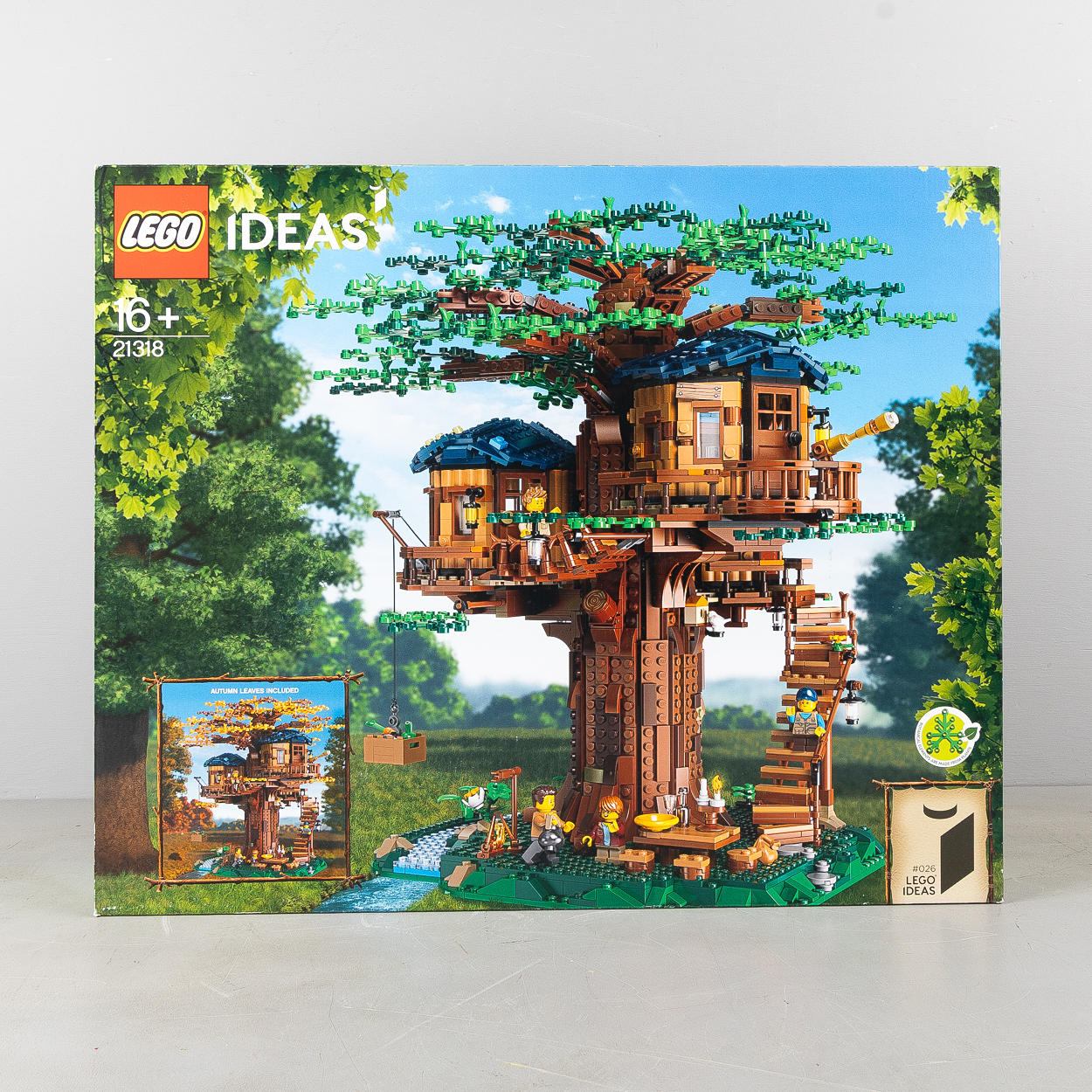 LEGO, "Tree house 21318", oöppnad.