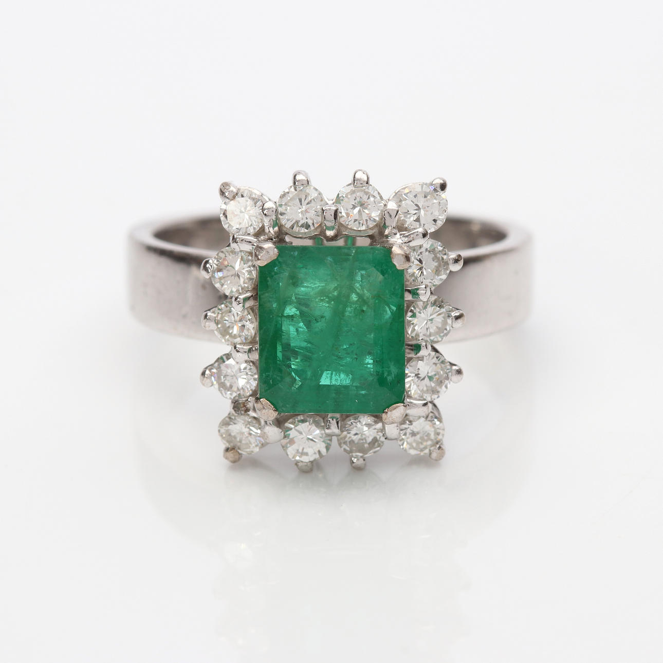 SMARAGD & DIAMANTRING 8K, 6,5 g.