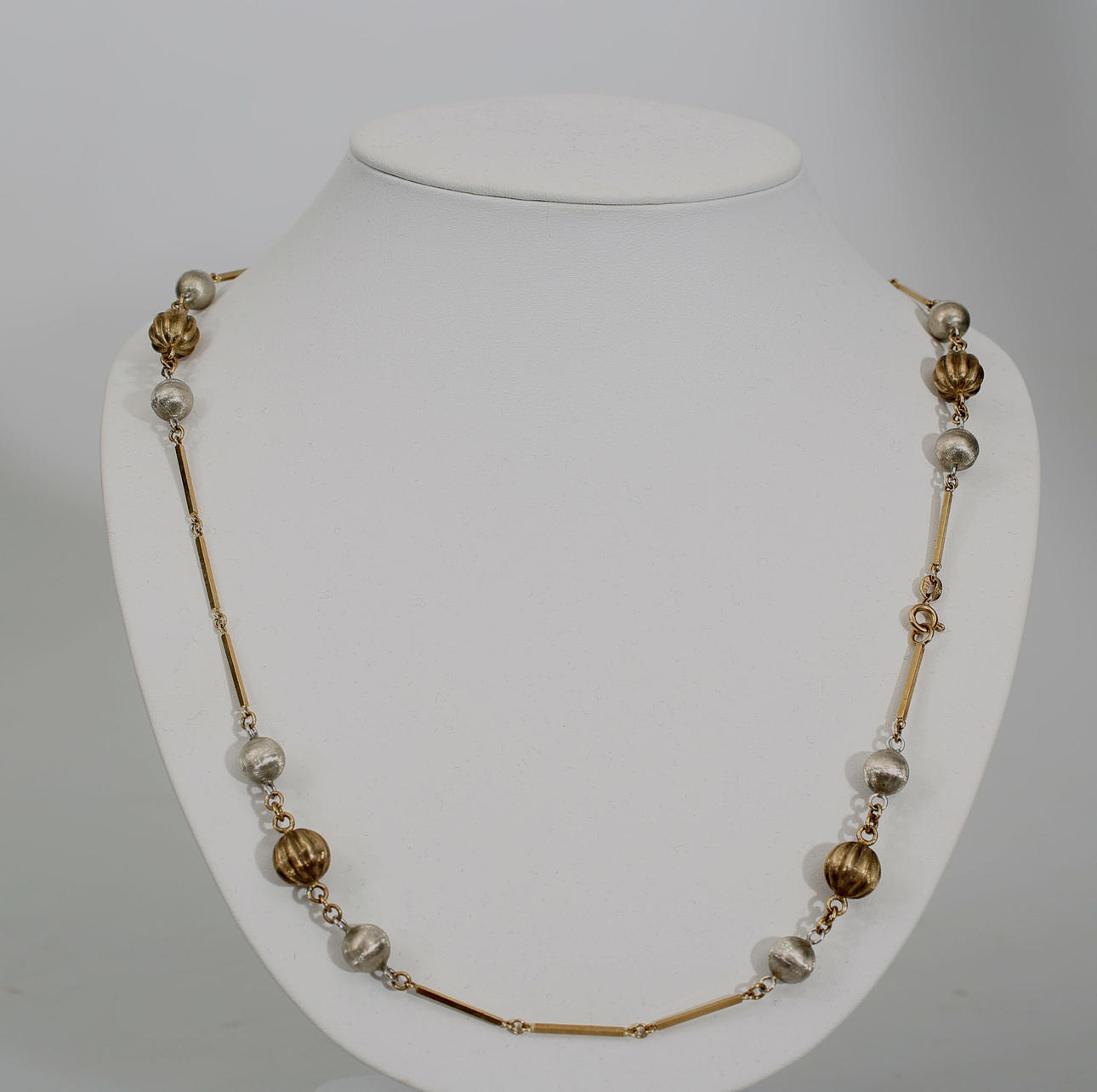 HALSBAND, 9K guld, 27,1 gram.