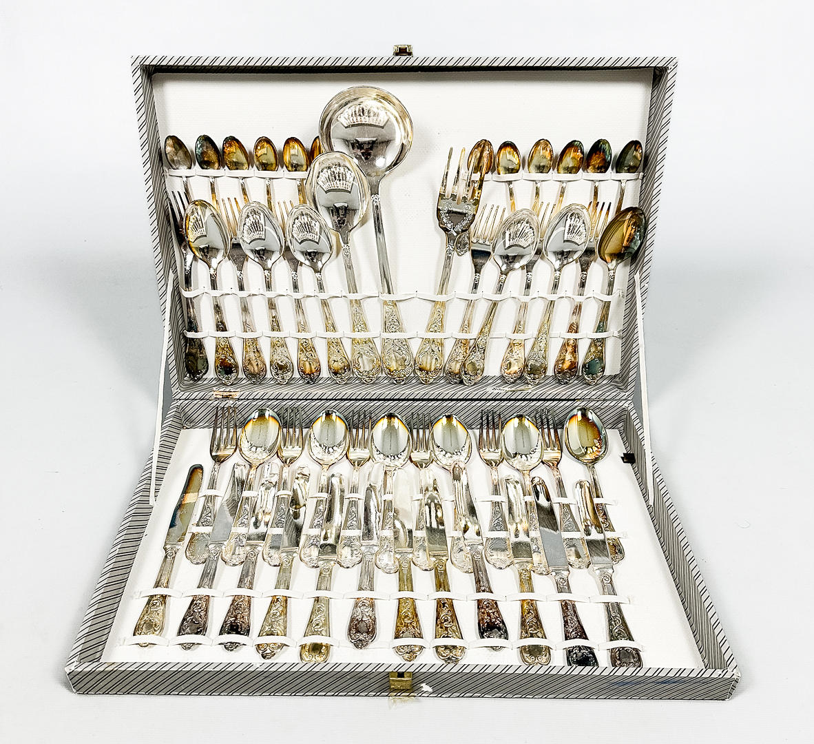 BESTECKSET, 51-teilig, versilbert, Italien.