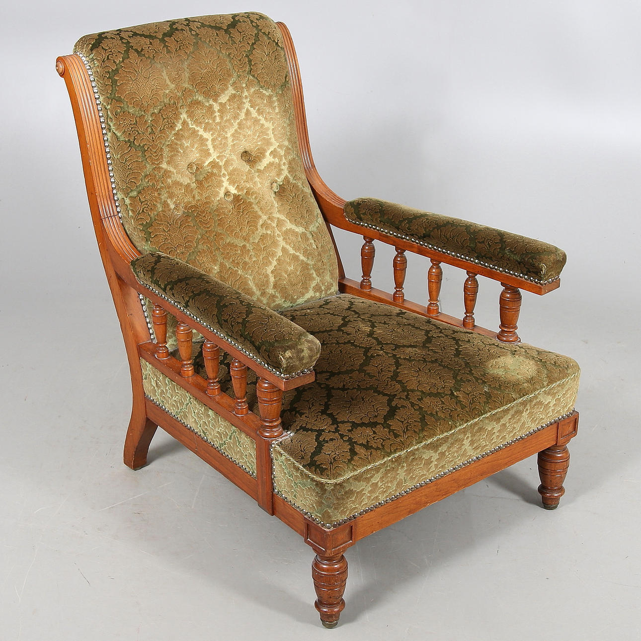 KARMFÅTÖLJ, jugend. 1900-talets början.