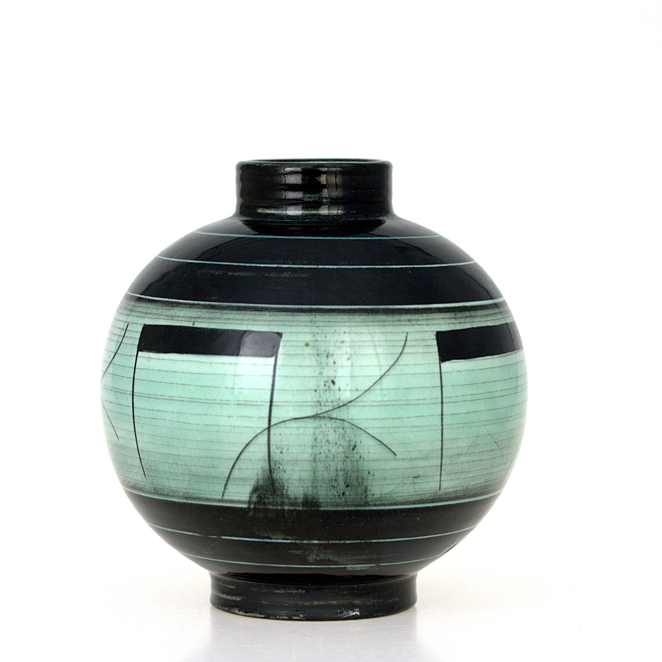ILSE CLAESSON. A flintware vase, art deco, Rörstrand. 20th century.