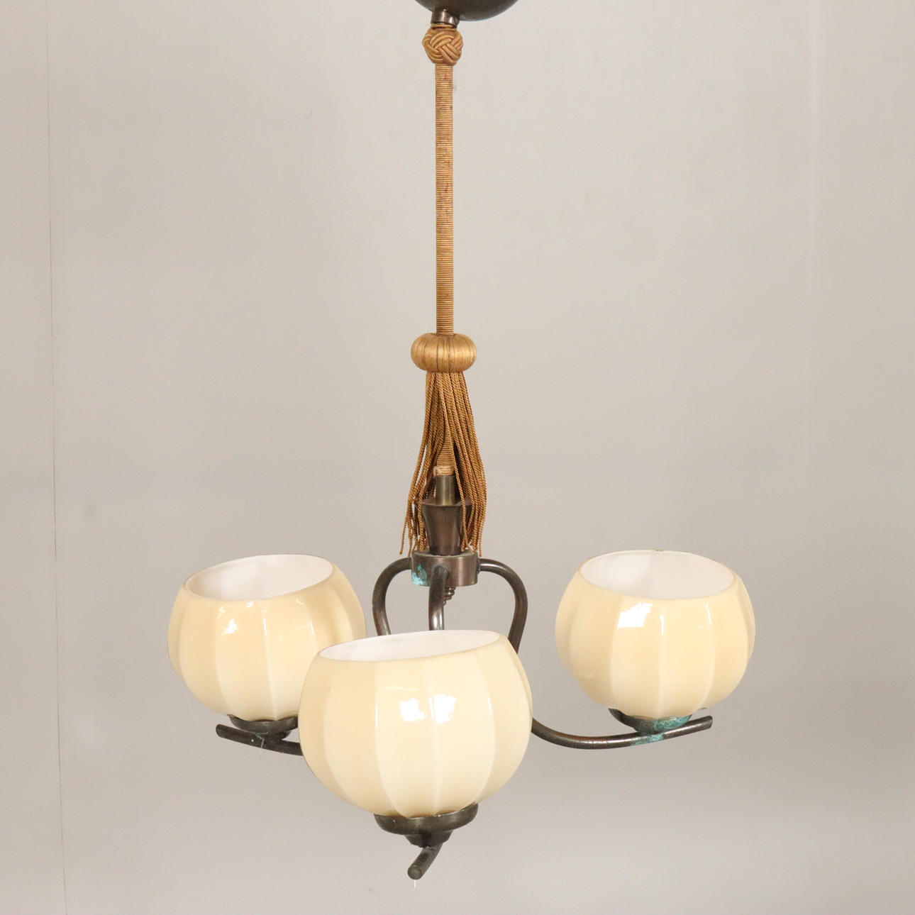 LOFTLAMPE metal med glaskopper ca. 1940'erne.