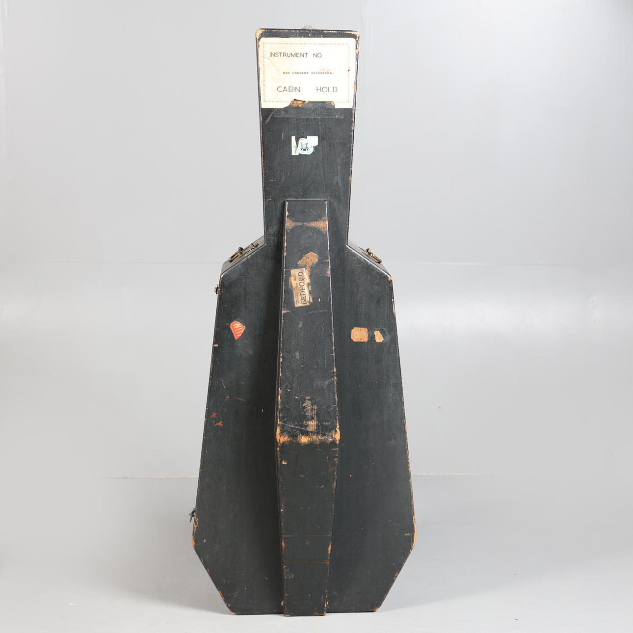 W E HILL & SONS WOODEN 4/4 CELLO CASE.
