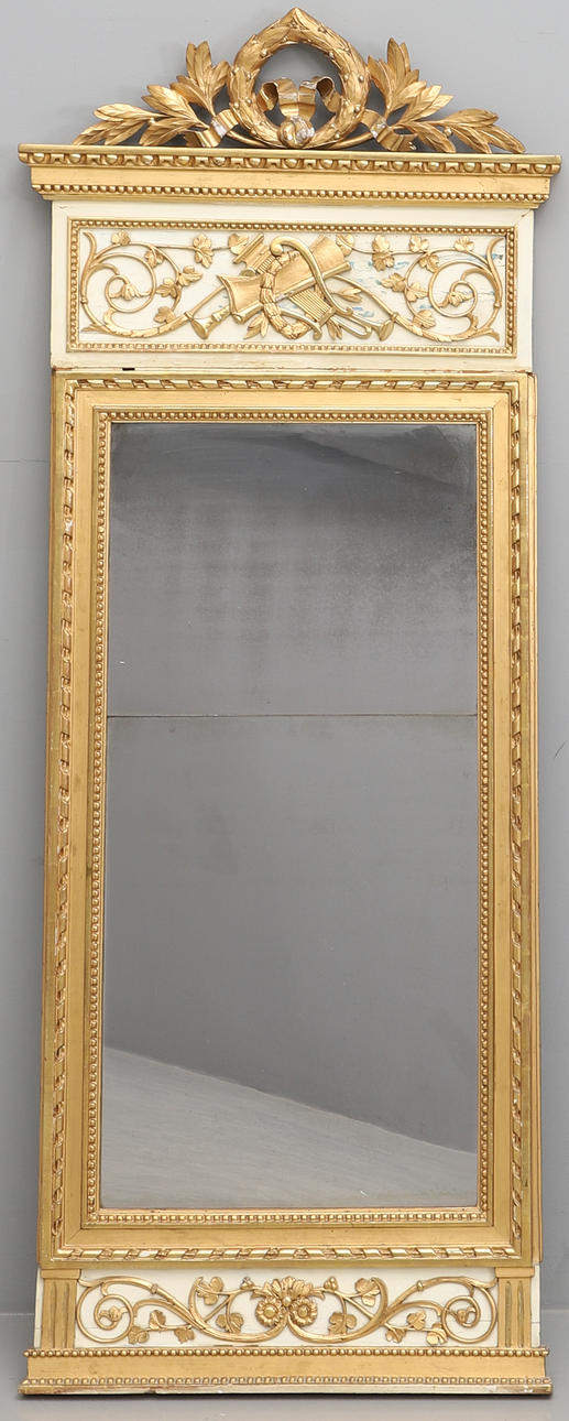 A late Gustavian mirror, circa 1800.