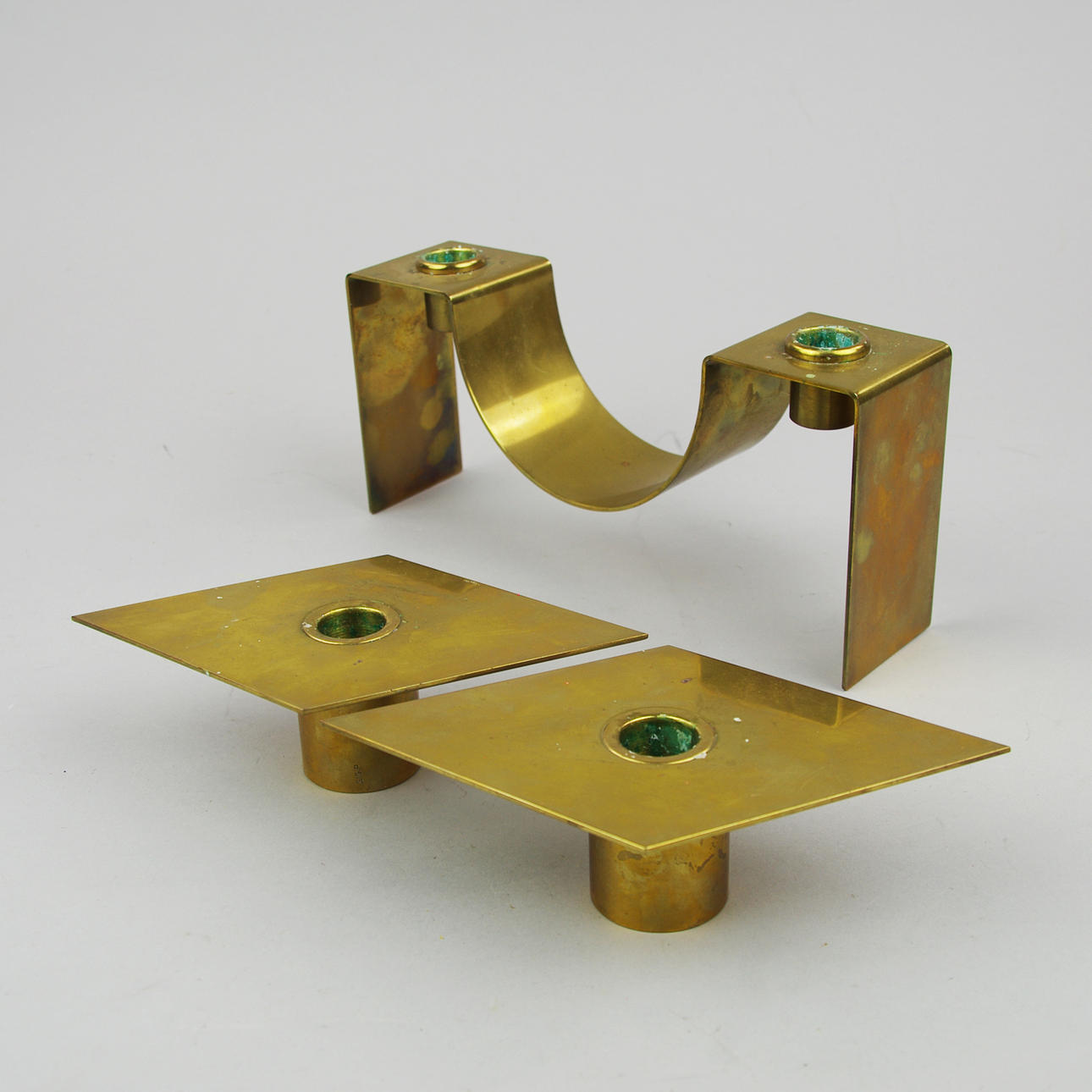 LJUSSTAKAR, 3 stycken, mässing, design Sigurd Persson.